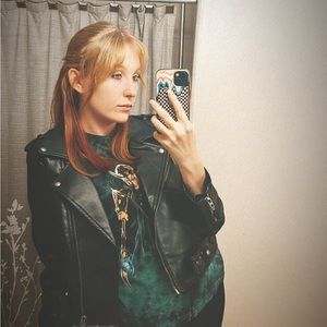 Meet your Posher, Abigail